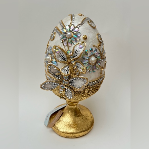 Whimsical Large Capiz Footed Easter Spring Egg (silver gold) - Mackenzie-Chil… - Picture 2 of 2